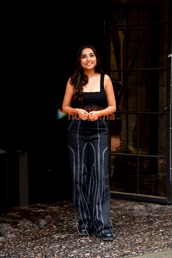 photos vidya balan and prajakta koli snapped during neeyat promotions 3