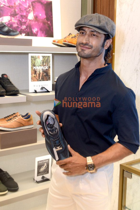 photos vidyut jammwal snapped at bagatt store launch at saket in new delhi 3