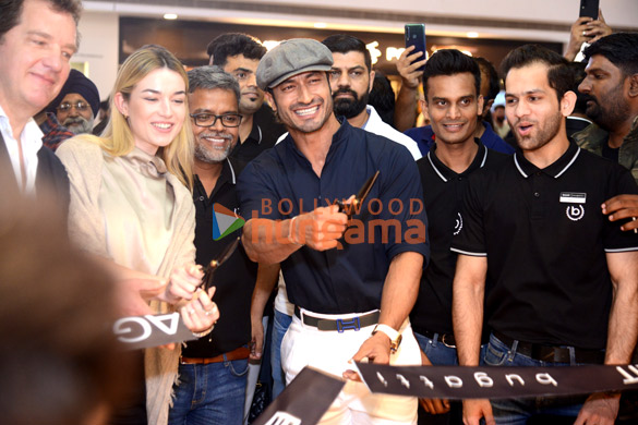 photos vidyut jammwal snapped at bagatt store launch at saket in new delhi 6