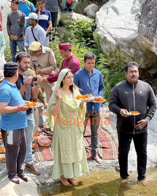 Photos: Warina Hussain joins hands with Uttarakhand Forest Department for their new initiative, to clean the Sipra River