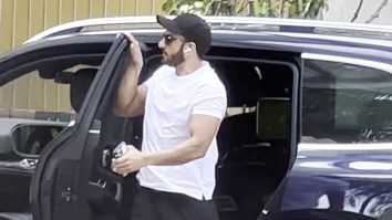 Ranveer Singh gets clicked by paps at YRF office