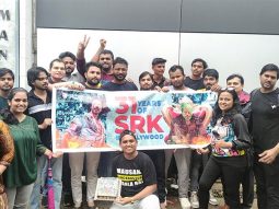 31 Years of Shah Rukh Khan: Fans distribute food across Delhi, Maharashtra, and Telangana; cut cake outside Mannat, watch 