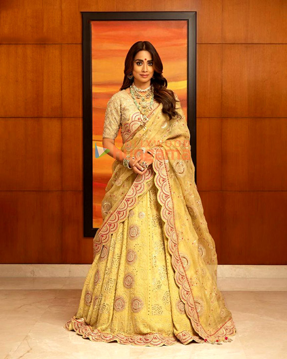 shriya saran 8 15