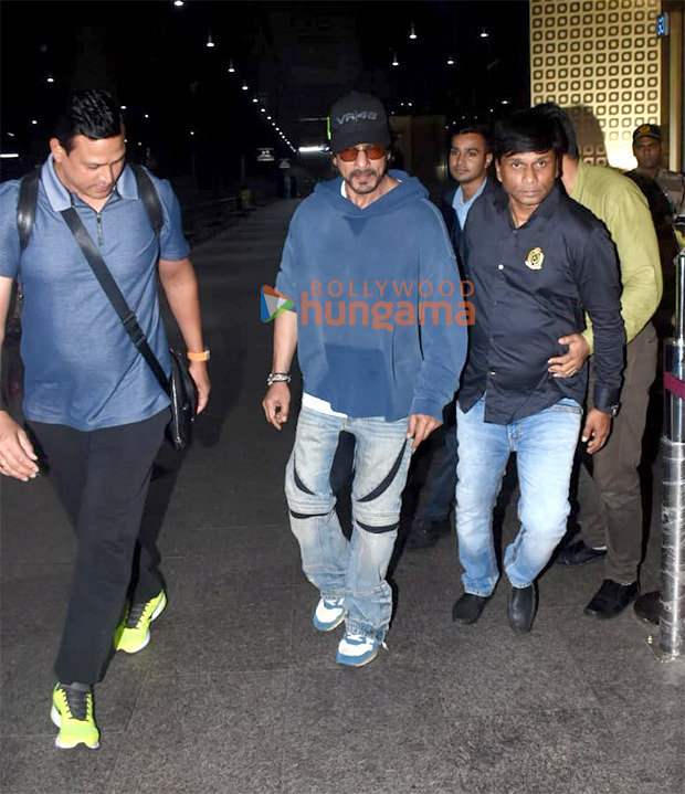 Shah Rukh Khan makes appearance at Mumbai airport, shuts down claims of surgery in the US