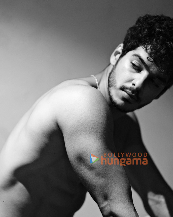 ishaan khatter 7 3