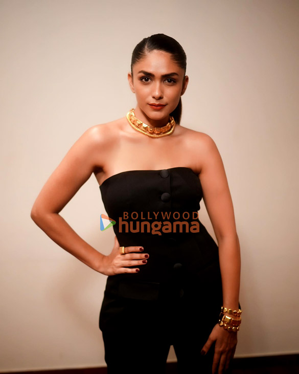 mrunal thakur 5 38