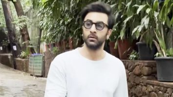 Paps capture Ranbir Kapoor as he leaves from a dubbing studio