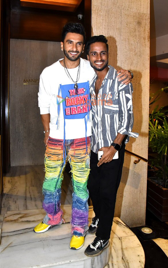 photos alia bhatt ranbir kapoor ranveer singh and others snapped at manish malhotras house party in bandra 15