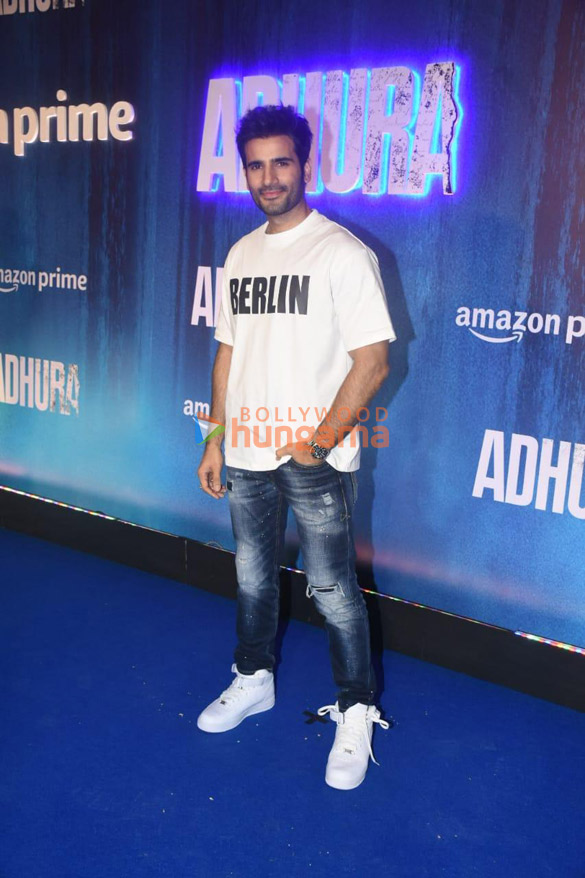 photos celebs grace the premiere of adhura 16