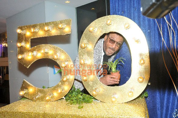 photos celebs snapped at sonu nigams 50th birthday celebrations at sahara star 3