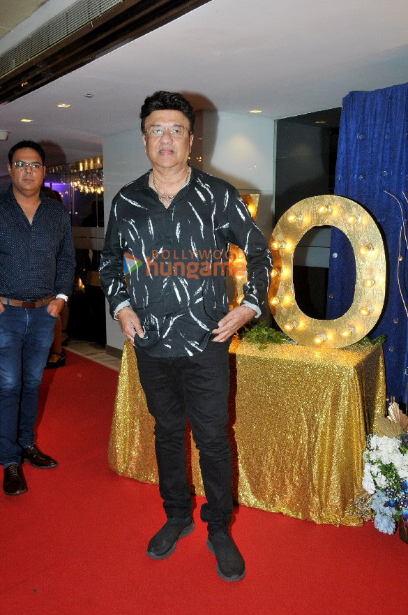 photos celebs snapped at sonu nigams 50th birthday celebrations at sahara star 7