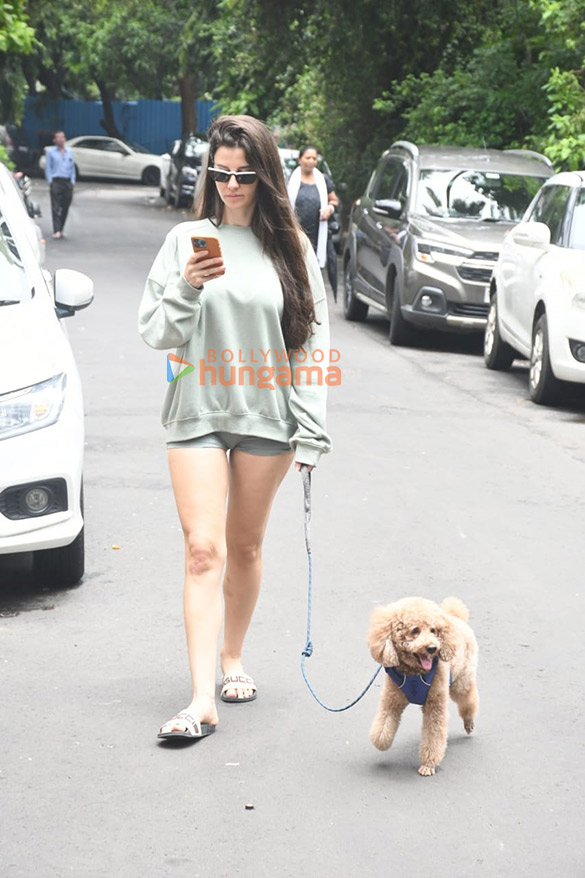 photos giorgia andriani snapped in bandra 3 9