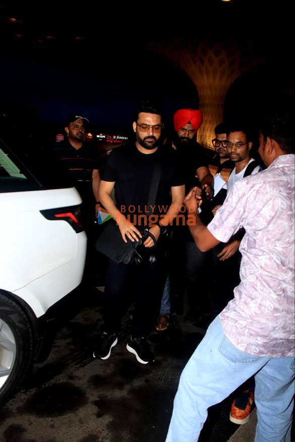 photos janhvi kapoor krystle dsouza rakhi sawant and others snapped at the airport 2 2
