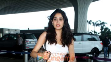 Photos: Janhvi Kapoor snapped at the airport