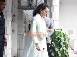 Photos: Kangana Ranaut snapped outside a dance class in Khar