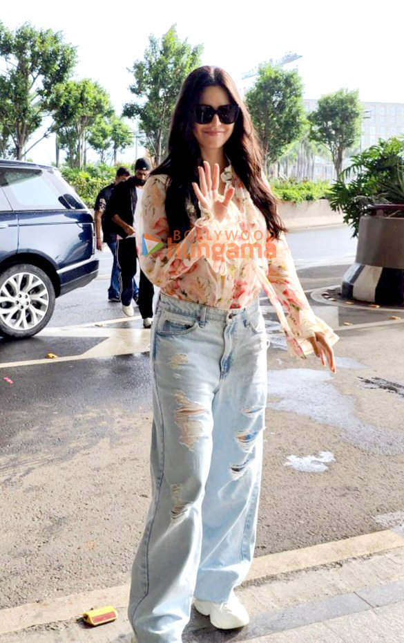 photos katrina kaif vicky kaushal and disha patani snapped at the airport 3