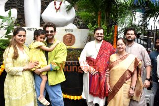 Photos: Legendary singer Mukesh’s family pay tribute to him on his 100th birth anniversary