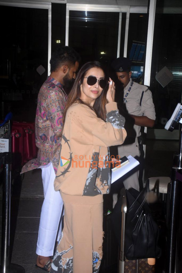 Photos: Malaika Arora snapped at the airport Photos: Malaika Arora snapped at the airport