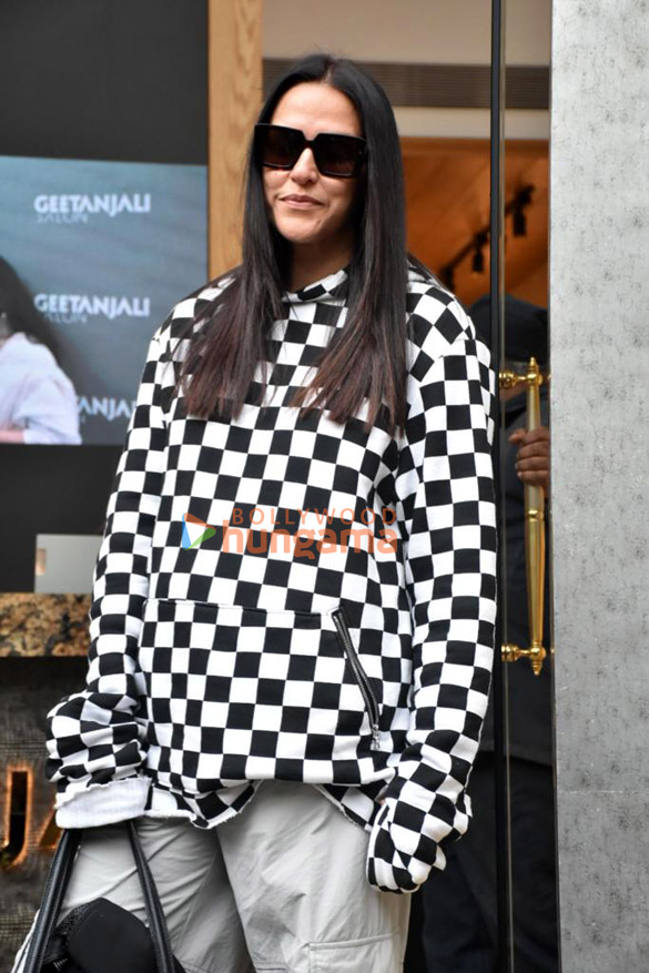 Photos: Neha Dhupia snapped outside a salon in Bandra Photos: Neha Dhupia snapped outside a salon in Bandra