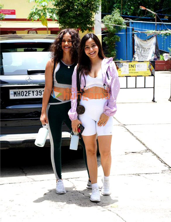 photos neha sharma and aisha sharma snapped outside the gym 5 4
