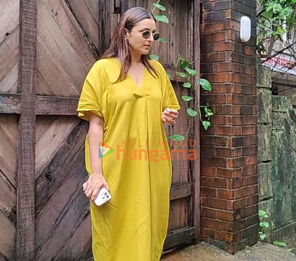 photos parineeti chopra snapped at imtiaz alis office in versova 3