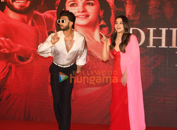 photos ranveer singh alia bhatt tota roy chowdhary and churni ganguly launch dhindhora baje re in kolkata 7