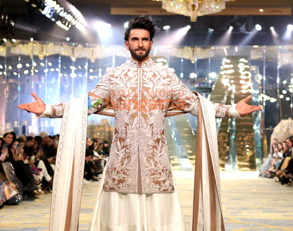 photos ranveer singh alia bhatt and other celebs snapped at the bridal couture show 2023 organized by manish malhotra in mumbai 6