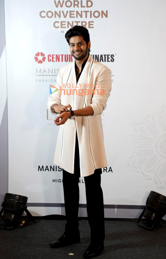 photos ranveer singh alia bhatt and other celebs snapped at the bridal couture show 2023 organized by manish malhotra in mumbai1 16