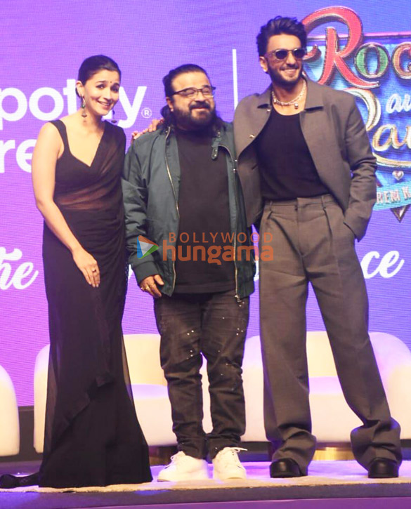 photos ranveer singh and alia bhatt snapped promoting their film rocky aur rani kii prem kahaani 876 4