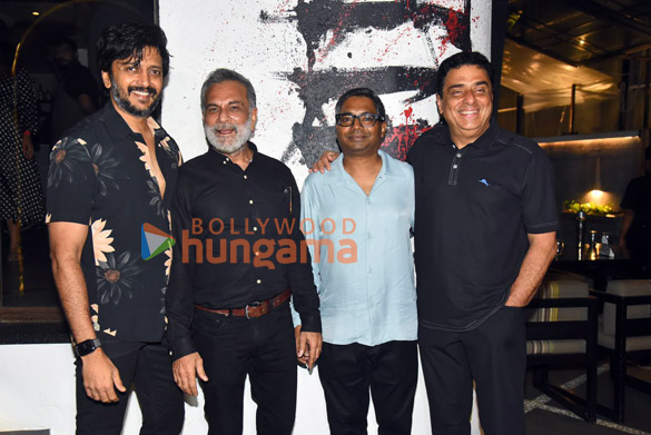photos riteish deshmukh genelia dsouza ronnie screwvala and others spotted at tori restaurant in khar 2