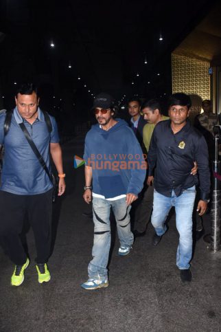 Photos: Shah Rukh Khan, Gauri Khan, Ranveer Singh and others snapped at the airport