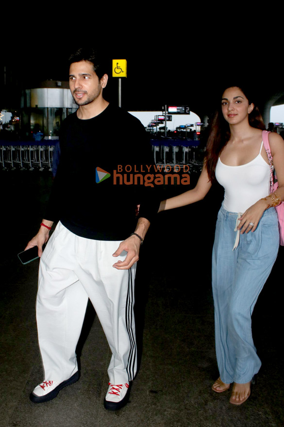 photos sidharth malhotra kiara advani disha patani and others snapped at the airport 1
