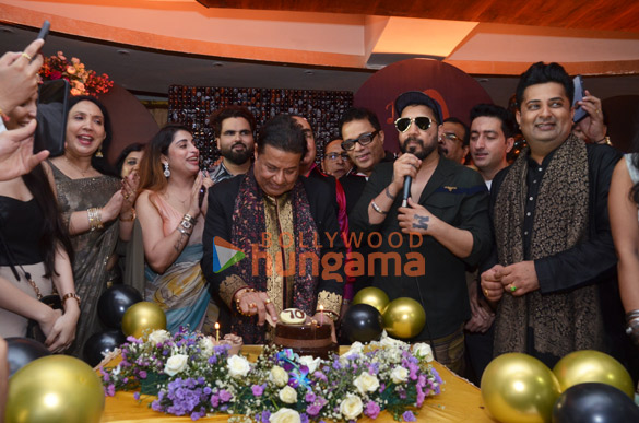 photos sonu nigam arun govil others snapped at anup jalotas 70th birthday party 10