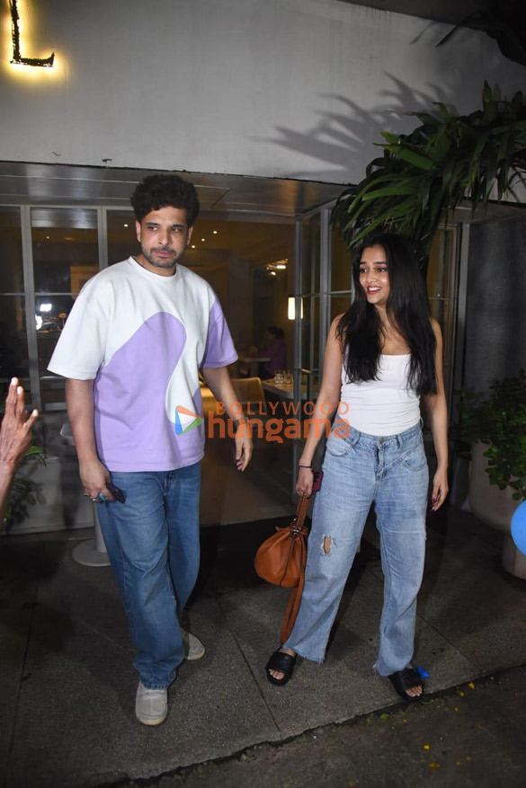photos tejasswi prakash and karan kundrra snapped at sequel cafe in bandra 1