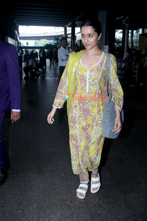 photos urvashi rautela shraddha kapoor and malaika arora snapped at the airport 2