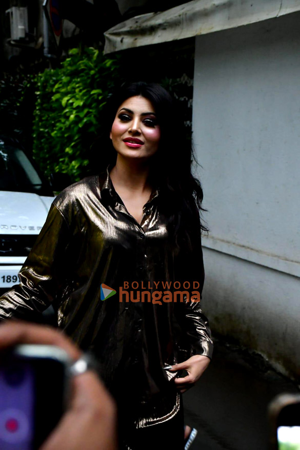 photos urvashi rautela snapped in juhu 1 17