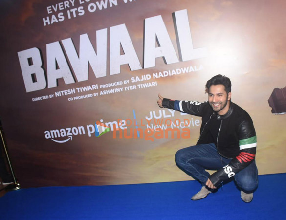 photos varun dhawan and janhvi kapoor snapped promoting their film bawaal 3