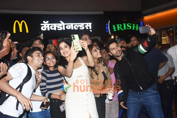 photos varun dhawan and janhvi kapoor snapped promoting their film bawaal 5