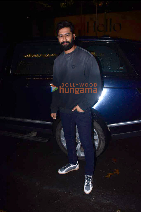 Photos: Vicky Kaushal, Karan Johar, Kim Sharma and others snapped at Akina in Bandra Photos: Vicky Kaushal, Karan Johar, Kim Sharma and others snapped at Akina in Bandra