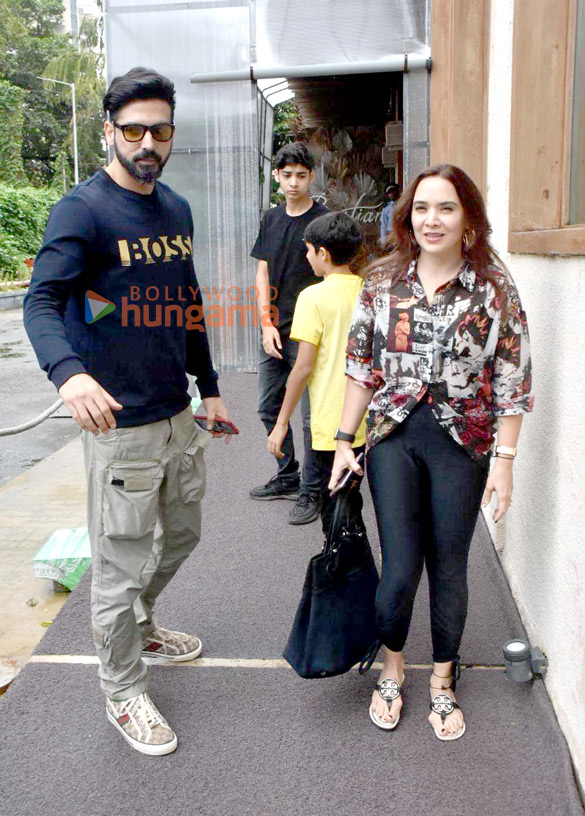 photos zayed khan snapped with his family at bastian in worli 1