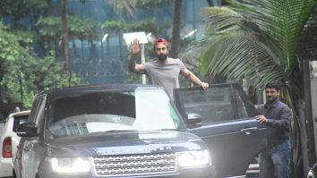 Ranbir Kapoor waves at paps as he gets clicked in the city
