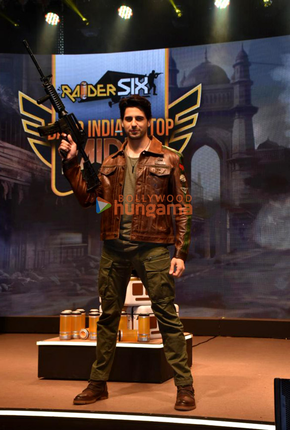 sidharth malhotra snapped at the new game launch of raider six 4