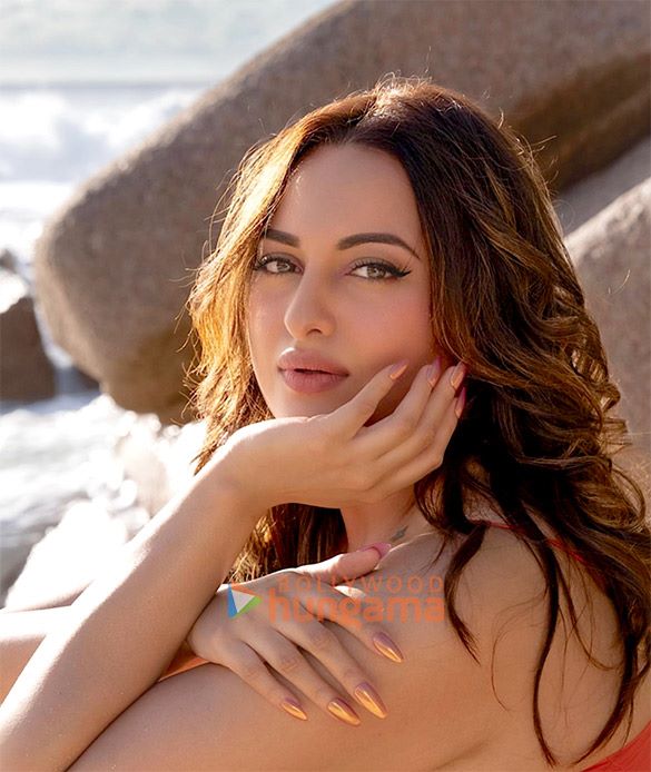 Sonakshi Gand Mujra Xxx - Sonakshi Sinha Photos, Images, HD Wallpapers, Sonakshi Sinha HD Images,  Photos - Bollywood Hungama