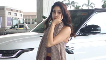 Janhvi Kapoor gets clicked at the airport by paps