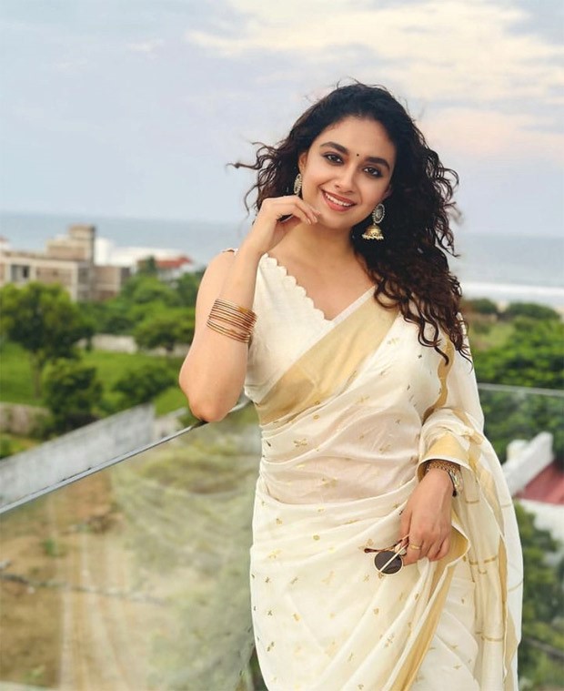 Keerthy Suresh is radiating Onam elegance in timeless Kasavu Saree