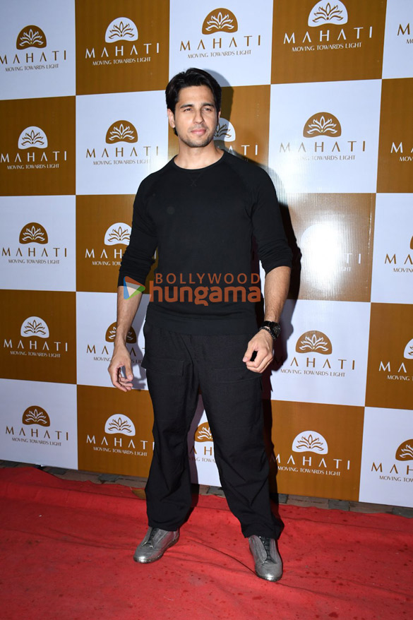 photos aditya roy kapur manali jagtap and others grace the red carpet of mahati wellness event 99