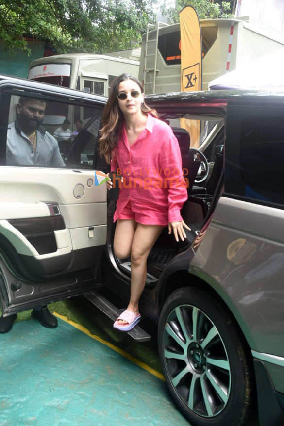 Photos: Alia Bhatt snapped in Mumbai