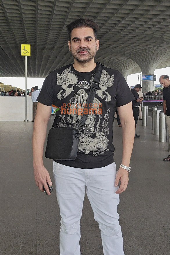 photos ananya panday aditya roy kapur arbaaz khan and others snapped at the airport 3
