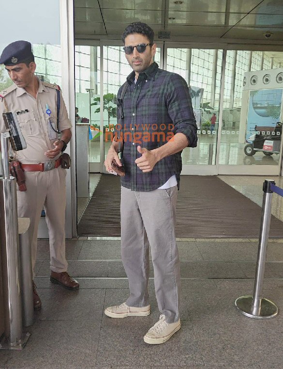 photos ananya panday aditya roy kapur arbaaz khan and others snapped at the airport 6