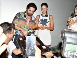Photos: Ayushmann Khurrana & Ananya Panday snapped at Dream Girl 2 screening with fans